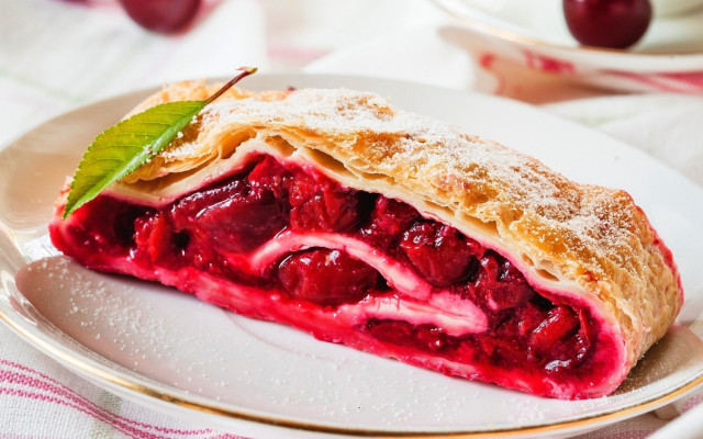 Pie leaf plate fork cup free wallpaper for desktop - medium preview image