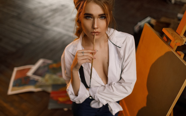 Woman pencil easel portrait fashion free wallpaper for desktop - medium preview image