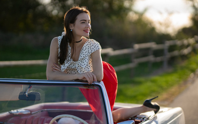 Daphne mcclure fashion kitsch car free wallpaper for desktop - medium preview image