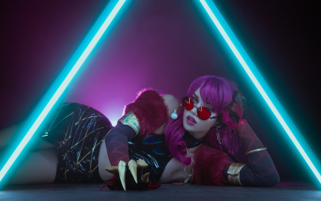 Pink haired woman neon lights free wallpaper for desktop - medium preview image