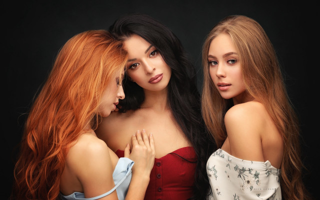 Three women portrait pre raphaelitism free wallpaper for desktop - medium preview image