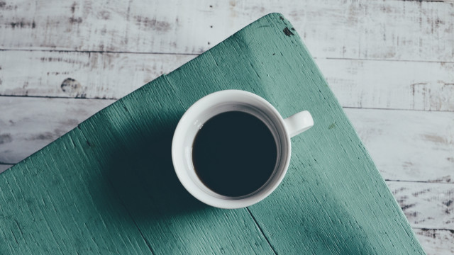 Coffee green table minimalism white free wallpaper for desktop - medium preview image