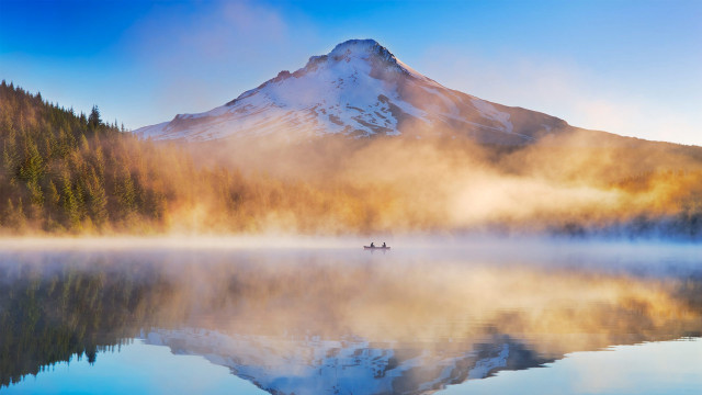 Mountain lake boat fog person free wallpaper for desktop - medium preview image