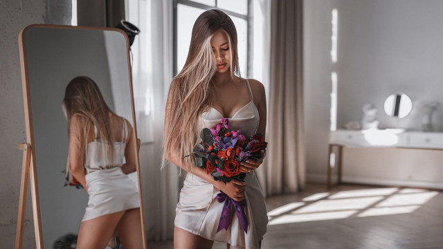 Woman white dress flower mirror free wallpaper for desktop - medium preview image