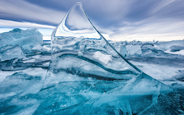 Ice sculpture frozen lake mountains free wallpaper for desktop - medium preview image