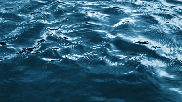 Blue water ripples boat sky free wallpaper for desktop - medium preview image