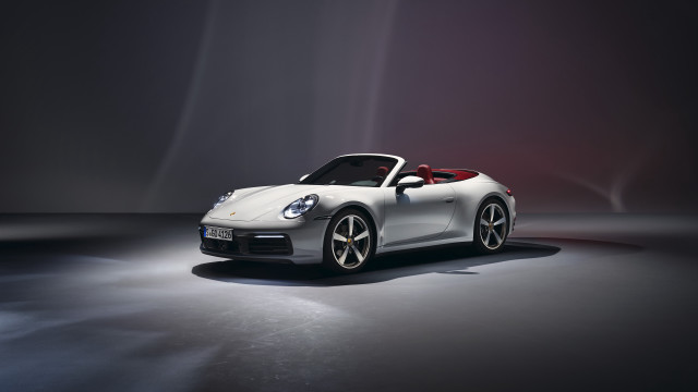 White porsche spotlight red light free wallpaper for desktop - medium preview image