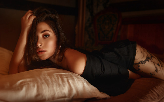 Woman tattoo bed blueeyes brownhair free wallpaper for desktop - medium preview image