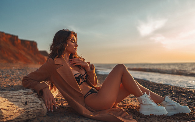 Beach sunset woman bronze sculpture free wallpaper for desktop - medium preview image