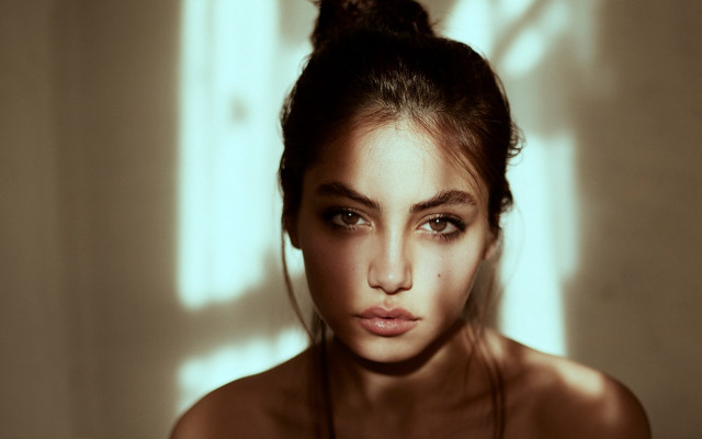 Ayshia taskin olive skin beach free wallpaper for desktop - medium preview image