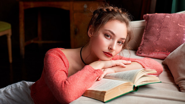 Woman lying bed book pinkpillow free wallpaper for desktop - medium preview image