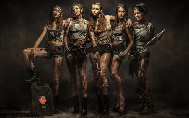 Transgressive fashion group women chainsaw free wallpaper for desktop - medium preview image