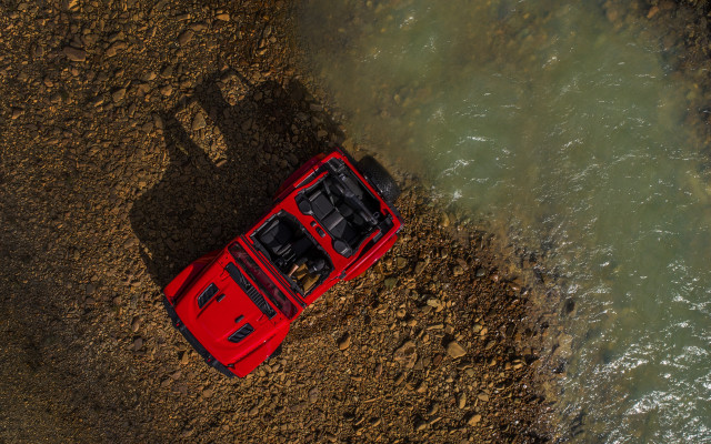 Red car water edge tiltshift free wallpaper for desktop - medium preview image
