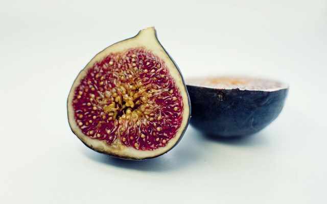 Half figurine macro food gradient free wallpaper for desktop - medium preview image