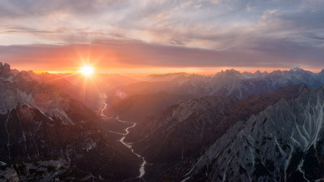 Sunset mountain river cityscape lake free wallpaper for desktop - medium preview image