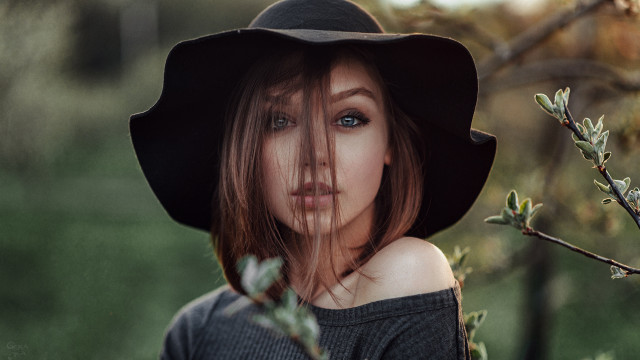 Woman hat field blurry portrait free wallpaper for desktop - medium preview image