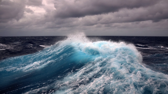 Large wave ocean stormy cloudy free wallpaper for desktop - medium preview image
