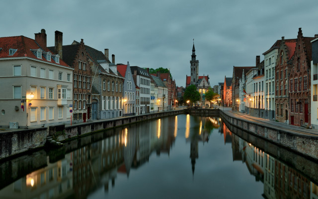 Canal city clock tower flemish free wallpaper for desktop - medium preview image