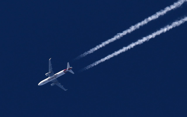 Plane smoke jets sky ei free wallpaper for desktop - medium preview image