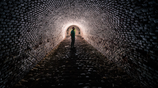 Dark tunnel light star fence free wallpaper for desktop - medium preview image