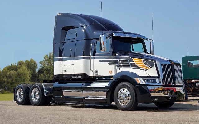 Semi truck trailer forest blue free wallpaper for desktop - medium preview image