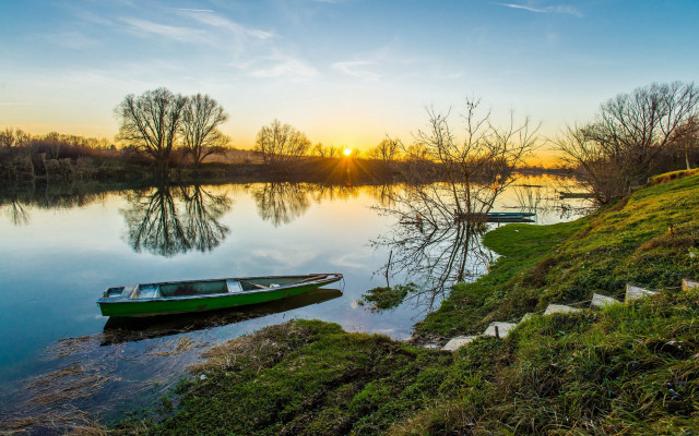 Riverbank boat sunset steps nature free wallpaper for desktop - medium preview image