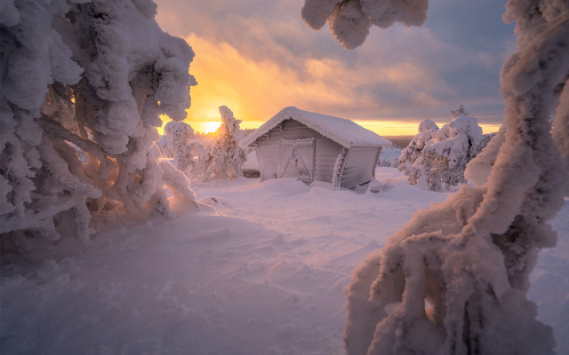 Cabin snowy forest dusk fire free wallpaper for desktop - medium preview image