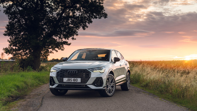 Silver car sunset 3d render free wallpaper for desktop - medium preview image