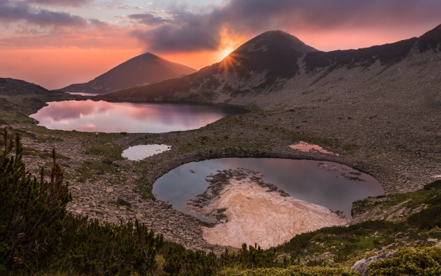 Lake mountains sunset clouds puzzle free wallpaper for desktop - medium preview image