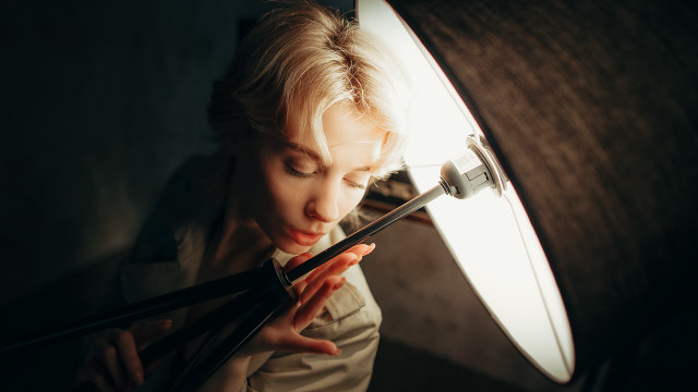 Woman scissors light portrait studio free wallpaper for desktop - medium preview image