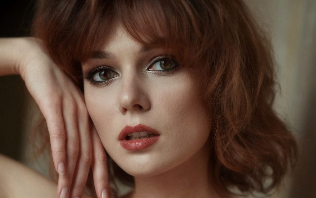 Red haired blue eyed anna free wallpaper for desktop - medium preview image