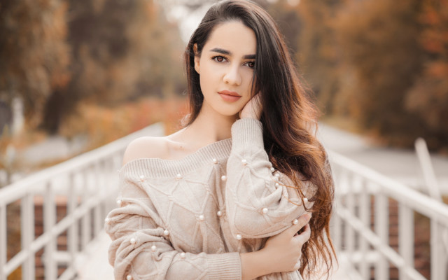 Bridge portrait longhair autumn bokeh free wallpaper for desktop - medium preview image