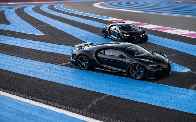 Bugatti race track symmetry futurism free wallpaper for desktop - medium preview image