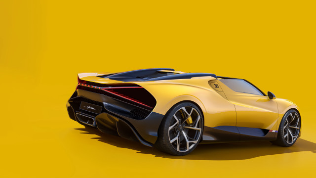 Yellow sports car gradient background free wallpaper for desktop - medium preview image