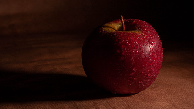 Red apple water droplets brown free wallpaper for desktop - medium preview image