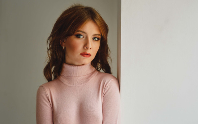 Woman pink sweater red lip free wallpaper for desktop - medium preview image