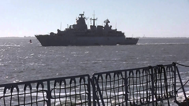 Large ship ocean fenced dog free wallpaper for desktop - medium preview image