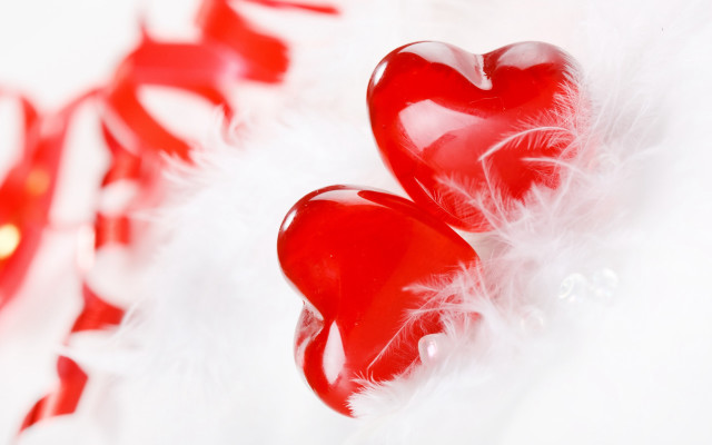 Red hearts white feather scissors free wallpaper for desktop - medium preview image