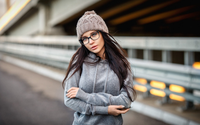 Woman glasses hat bridge crossed free wallpaper for desktop - medium preview image