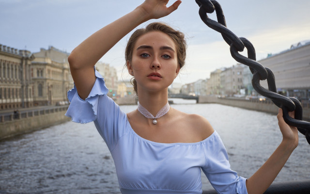 Woman blue dress chain serious free wallpaper for desktop - medium preview image