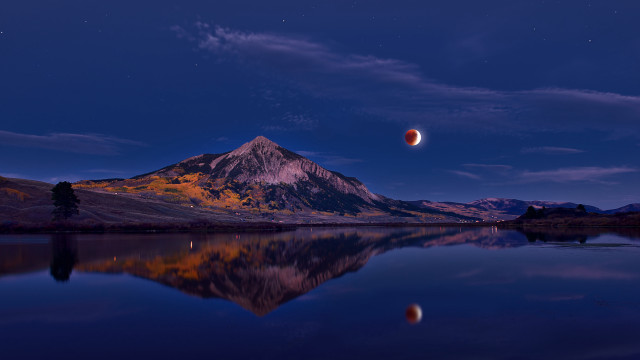 Mountain moon lake reflection night free wallpaper for desktop - medium preview image