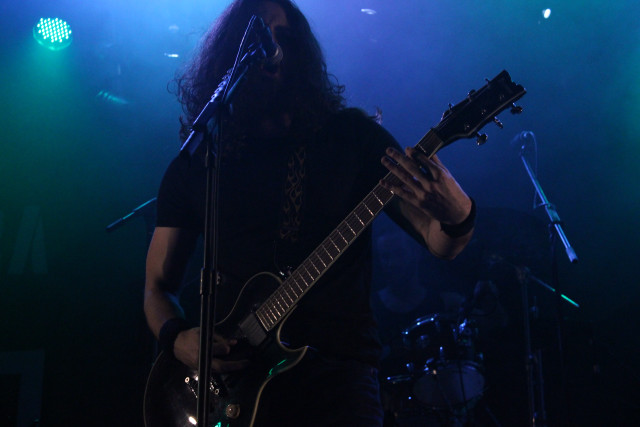 Man long hair guitar stage #3 free wallpaper for desktop - medium preview image