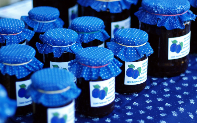 Blue jars jam polka dots free wallpaper for desktop - medium preview image