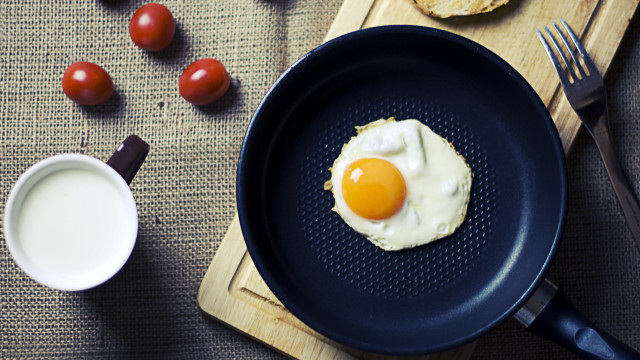 Fried egg pan fork milk free wallpaper for desktop - medium preview image