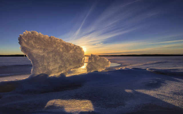 Iceberg frozen lake sunset clouds free wallpaper for desktop - medium preview image