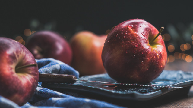 Apple knife fork stilllife food free wallpaper for desktop - medium preview image