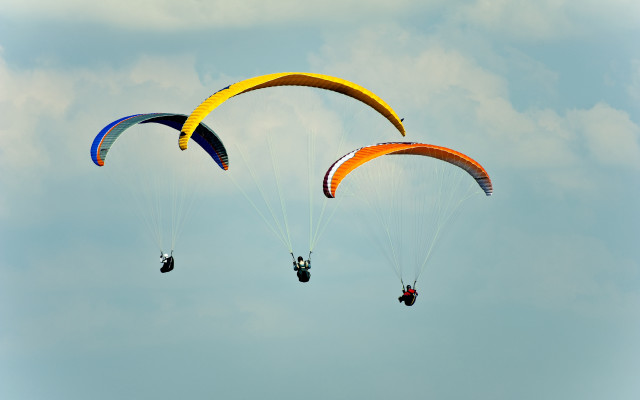 Parasailing two people sky clouds free wallpaper for desktop - medium preview image