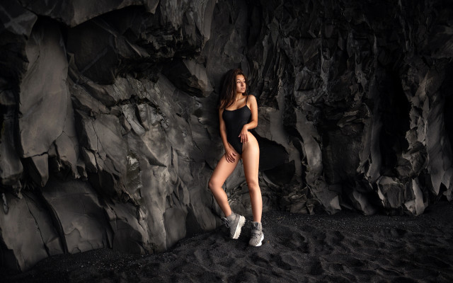 Woman black bathing suit rock free wallpaper for desktop - medium preview image