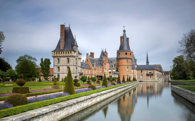 Castle pond garden flowers trees free wallpaper for desktop - medium preview image