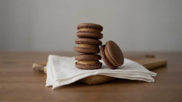 Chocolate macaroons wooden table tilt free wallpaper for desktop - medium preview image